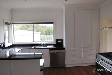 Property photo of 17 Tresswell Avenue Newborough VIC 3825