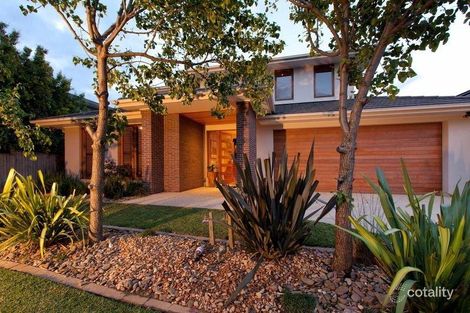 Property photo of 15 Niblick Circuit Sandhurst VIC 3977