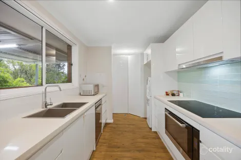 Property photo of 7 Eagle Close Woodrising NSW 2284