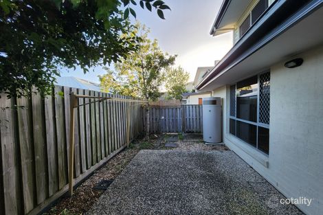 Property photo of 3/136 Central Street Labrador QLD 4215