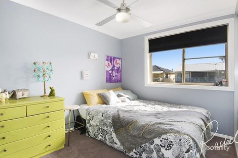 Property photo of 2/22 Erina Place South Windsor NSW 2756