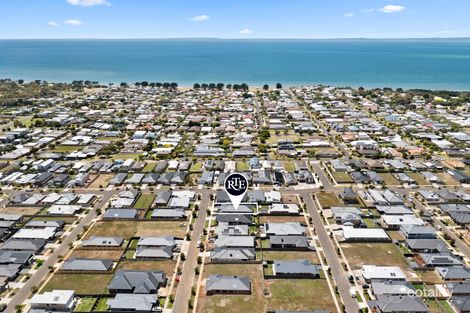 22 Findlay Ave, St Leonards, VIC 3223