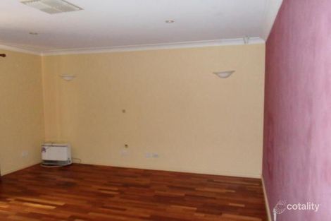 Property photo of 6 Elanora Place Glenfield Park NSW 2650