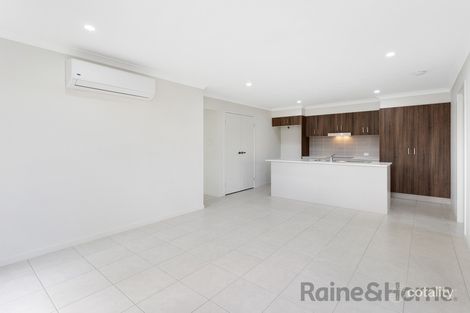 Property photo of 2/4 Melanie Street Cotswold Hills QLD 4350