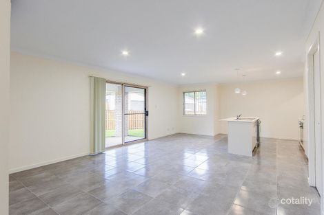 Property photo of 2 Dysart Drive Holmview QLD 4207
