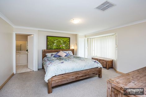 Property photo of 16 Roxburgh Circle Kinross WA 6028