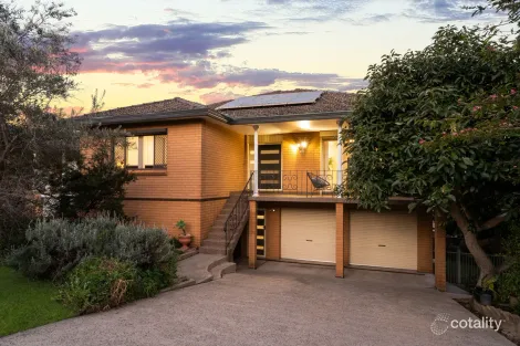 Property photo of 32 Phoenix Crescent Casula NSW 2170