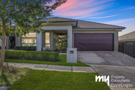 Property photo of 13 Oakridge Lane Gledswood Hills NSW 2557