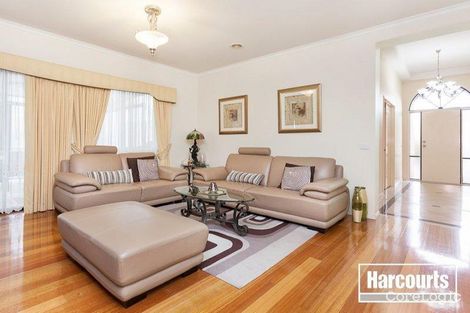 Property photo of 18 Renee Avenue Endeavour Hills VIC 3802