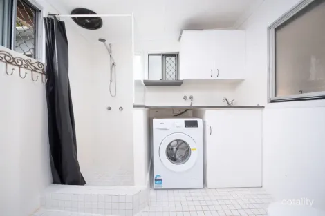 Property photo of 15 Matthew Flinders Drive Cooee Bay QLD 4703