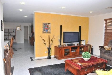 Property photo of 10 Naja Crescent Hampton Park VIC 3976