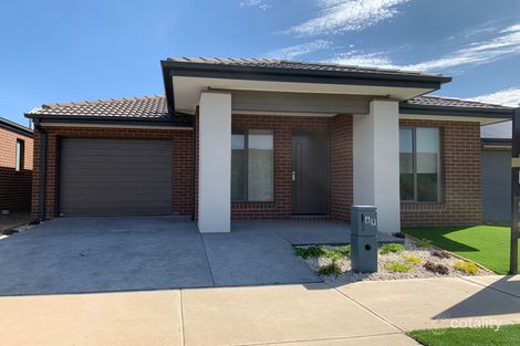 Property photo of 69 Beatrix Circuit Officer VIC 3809