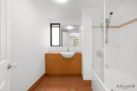Property photo of 8/64 Lambert Street Kangaroo Point QLD 4169