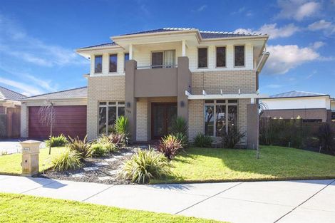 121 Hawkstowe Pde, South Morang, VIC 3752