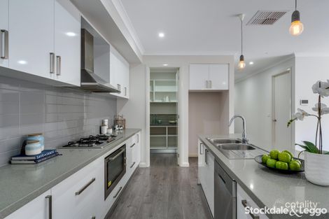 Property photo of 2 Fenwick Parade Mickleham VIC 3064