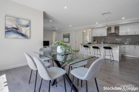 Property photo of 2 Fenwick Parade Mickleham VIC 3064