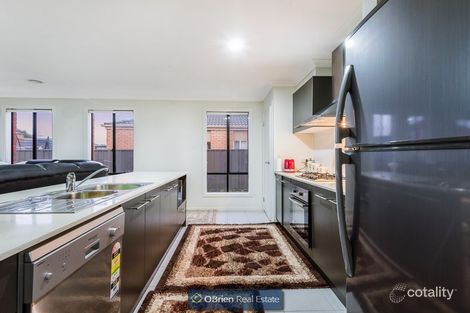 Property photo of 13 Boldrewood Place Lynbrook VIC 3975