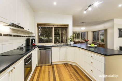 Property photo of 14 Ellesse Way Berwick VIC 3806