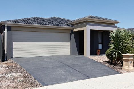 Property photo of 6 Yaralla Street Tarneit VIC 3029