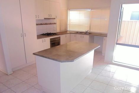 Property photo of 12 Green Hill Place Craigieburn VIC 3064