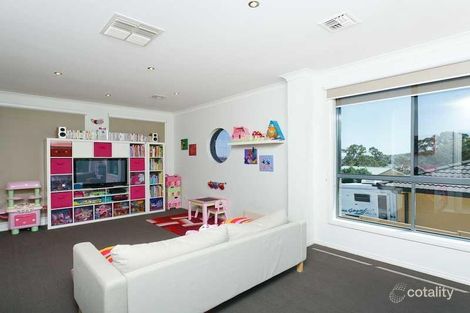 Property photo of 8 Magnolia Close Jerrabomberra NSW 2619