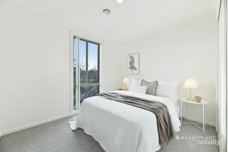 Property photo of 21/2-6 Jerilderie Drive Berwick VIC 3806