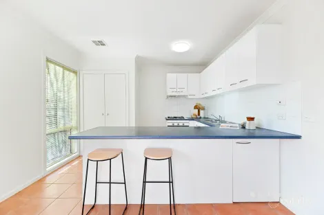 Property photo of 21/2-6 Jerilderie Drive Berwick VIC 3806
