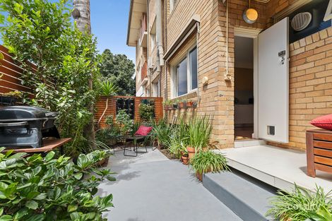 4/3 Milton St, Elwood, VIC 3184
