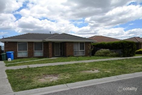 13 Manatoka Cres, Hampton Park, VIC 3976