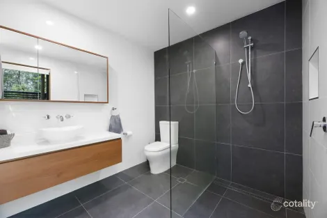 Property photo of 77 Bonogin Road Mudgeeraba QLD 4213