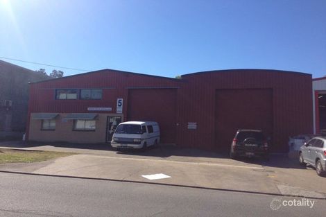 5 Staple St, Seventeen Mile Rocks, QLD 4073