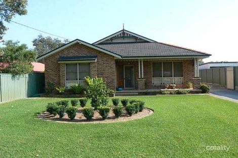 25 Ravenscliffe Rd, Shoalhaven Heads, NSW 2535