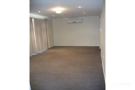Property photo of 10 Undurra Drive Glenfield Park NSW 2650