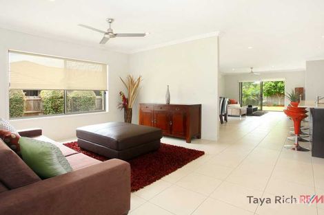 Property photo of 10 Bedford Road Pimpama QLD 4209