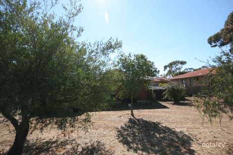 32 Narvik Cres, Hackham West, SA 5163