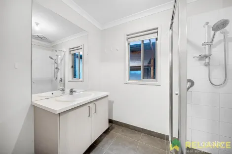 Property photo of 3 Crystal Road Cobblebank VIC 3338