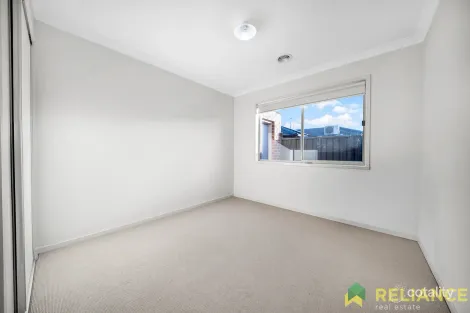 Property photo of 3 Crystal Road Cobblebank VIC 3338