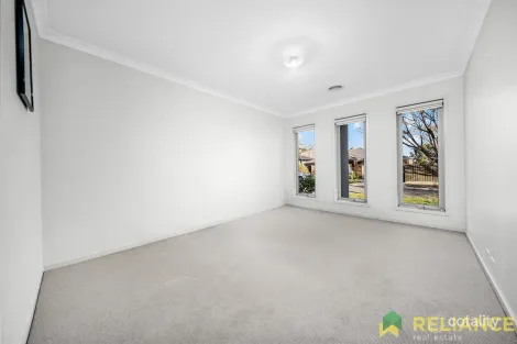 Property photo of 3 Crystal Road Cobblebank VIC 3338