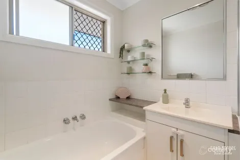 Property photo of 65 Studio Drive Oxenford QLD 4210