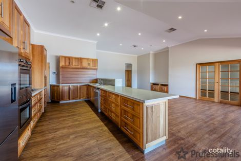 Property photo of 10 Catspaw Court Strathalbyn WA 6530
