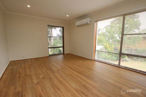 Property photo of 33 Alroy Circuit Hawker ACT 2614
