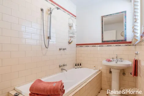 Property photo of 10 Batman Avenue Sunbury VIC 3429