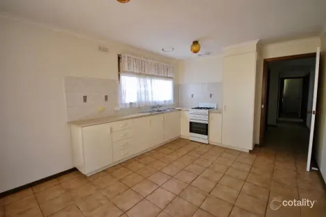 Property photo of 3 Ruffy Drive Cranbourne VIC 3977