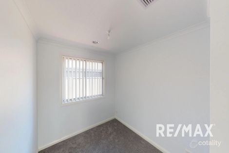 Property photo of 2 Hilton Place Junee NSW 2663