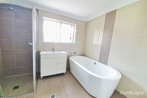 Property photo of 2/203 Newbridge Road Chipping Norton NSW 2170