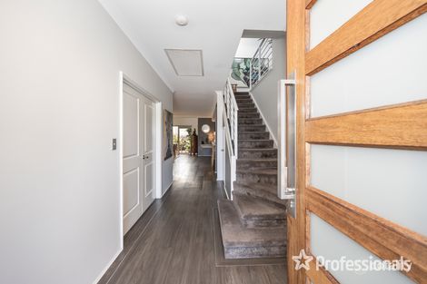 60 Cinnabar Dr, Eglinton, WA 6034