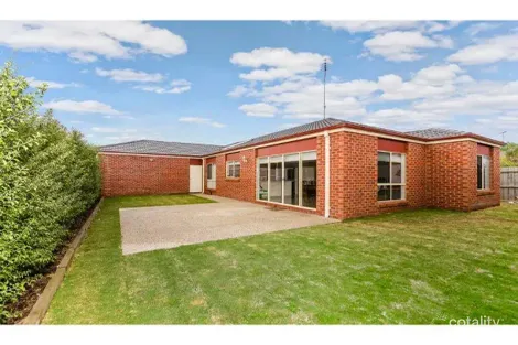 Property photo of 12 Grassland Grove Leopold VIC 3224