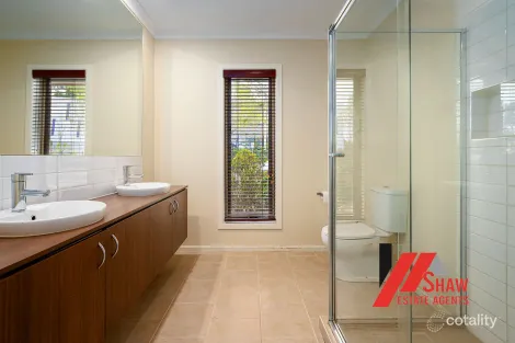 Property photo of 3 Lancefield Drive Caroline Springs VIC 3023