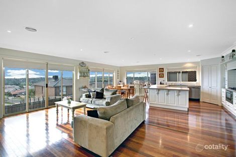 Property photo of 13 Kingston Way Mooroolbark VIC 3138