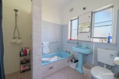 Property photo of 15 Brolgan Road Parkes NSW 2870